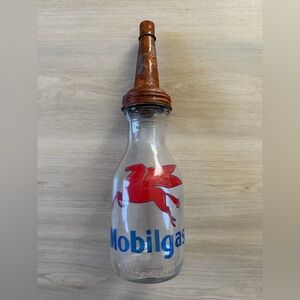 Vintage Mobilgas Pegasus Motor Oil Bottle Spout Cap Glass Gas Station